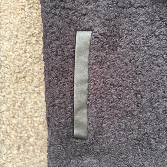 Medium Love Tree Black Teddy Sherpa Open Front Faux Fur Vest - Picture 7 of 12